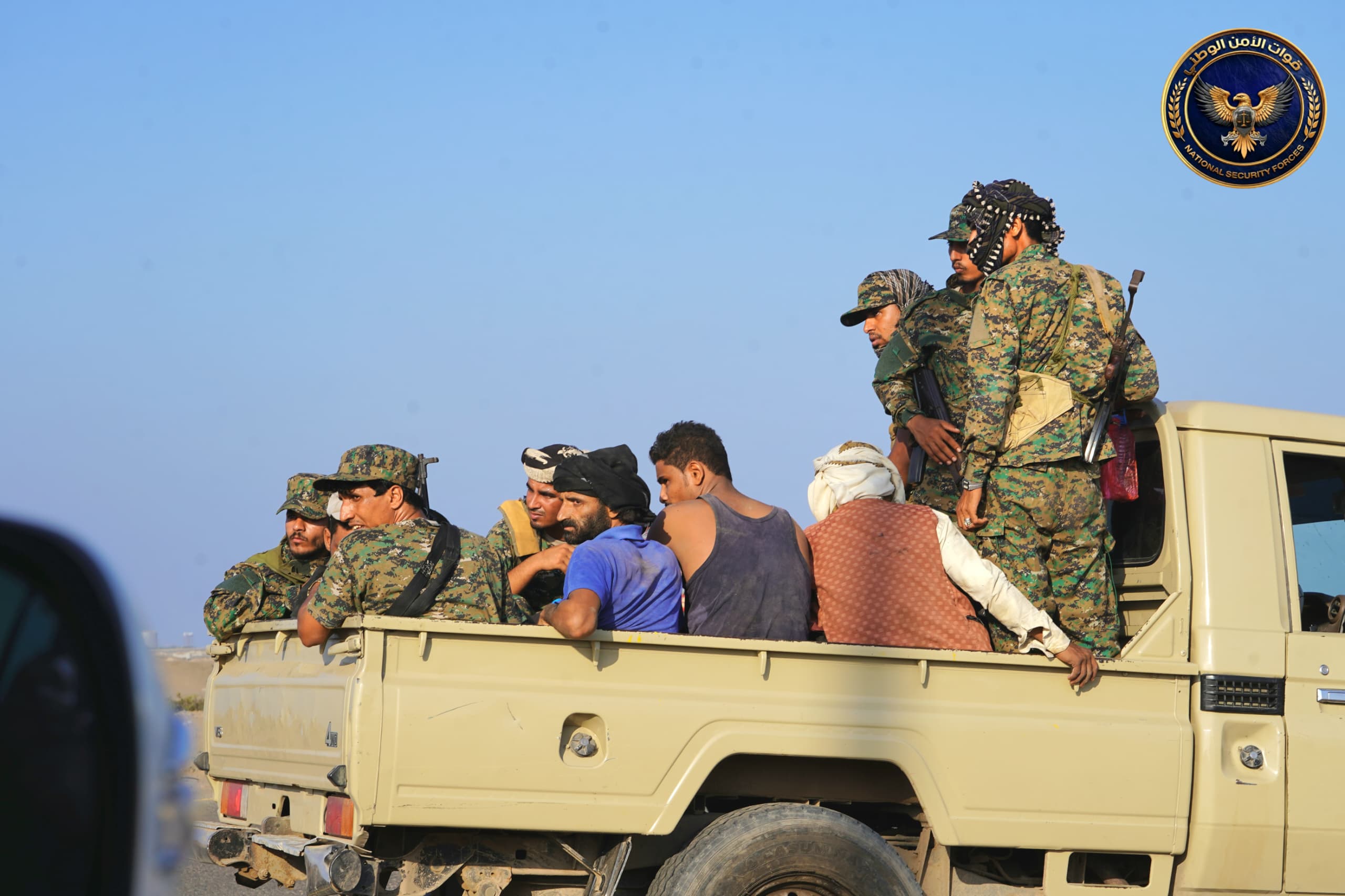 ضبط مخالفين وآليات بناء عشوائي.. العقيد الحوشبي يدشن حملة واسعة لحماية أراضي عدن