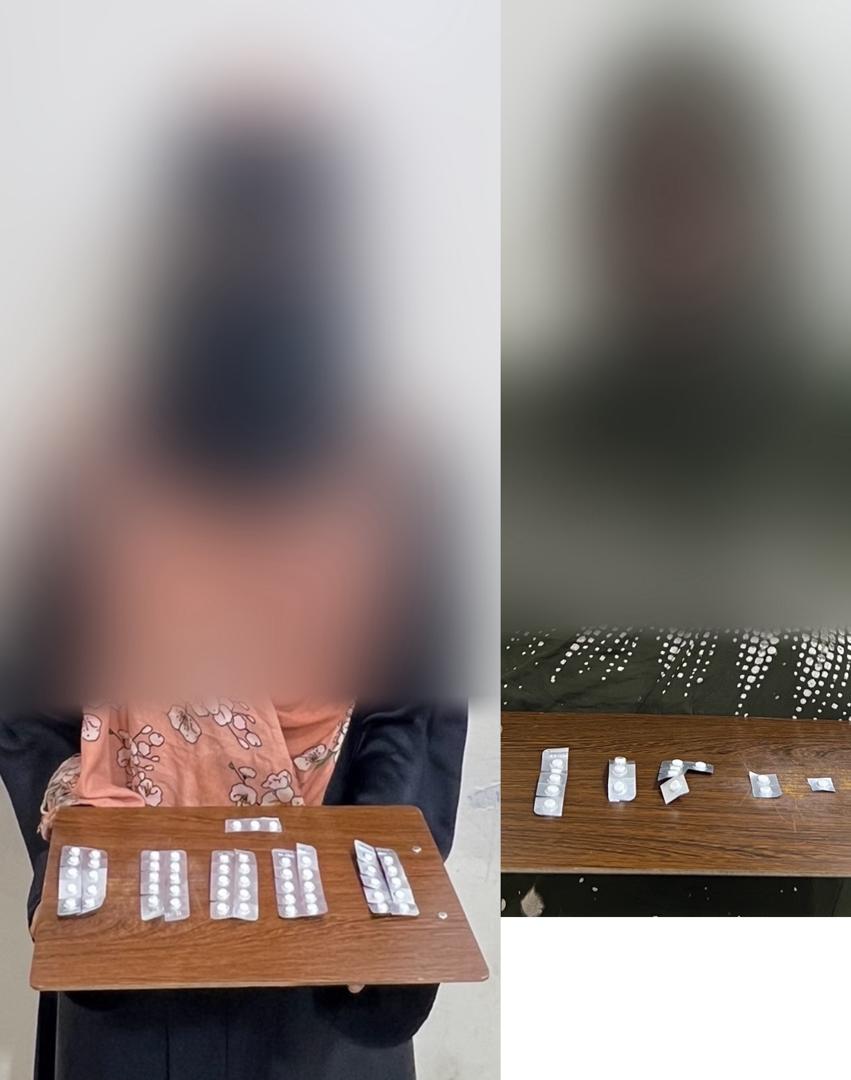 مكافحة المخدرات في عدن تضبط امرأتين بحوزتهما حبوب مخدرة في مديرية المنصورة