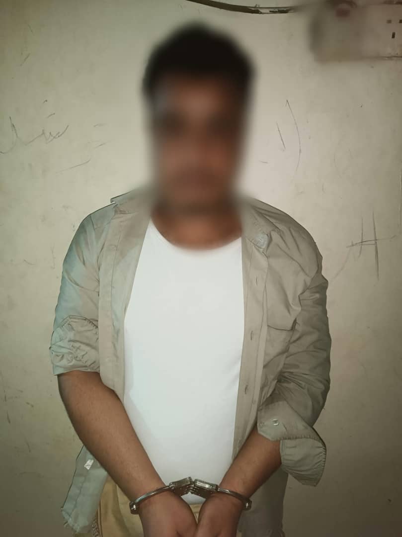 قوات الأمن الوطني بعدن تلقي القبض على متهم بجريمة قتل فرّ من السجن المركزي بتعز